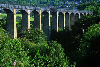 Canal boat holidays Wales. Pontcysyllte Aqueduct on the Llangollen Canal 