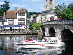 River Thames boating holidays