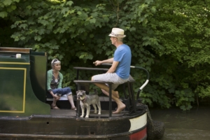 Dog and family friendly canal boat holidays with Latelink, last minute canal boat holidays.